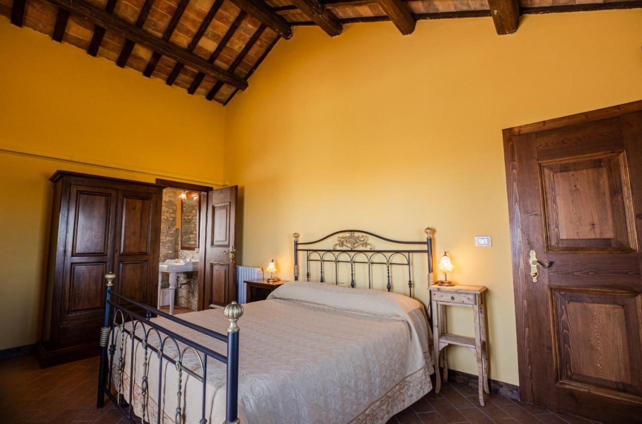 Castello Di Petecciano B&B Mosciano SantʼAngelo Exterior foto
