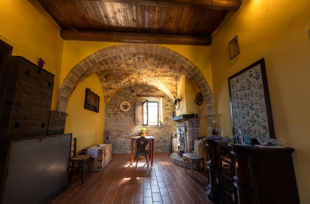 Castello Di Petecciano B&B Mosciano SantʼAngelo Exterior foto